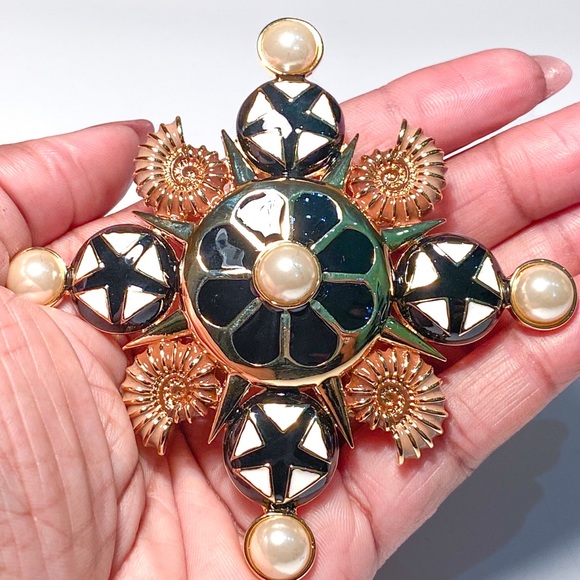 RARE Hutton Wilkinson Balinese “Eye of the Idol” “Ball Orientale” Figure Brooch - Picture 5 of 10